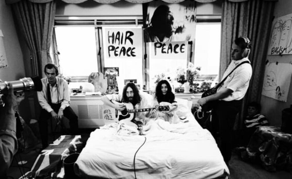 Por qué Yoko Ono se convirtió en la mujer más odiada de la historia del rock