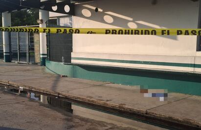 Dejan cabeza humana frente a facultad de arquitectura de la Universidad Juárez Autónoma de Tabasco