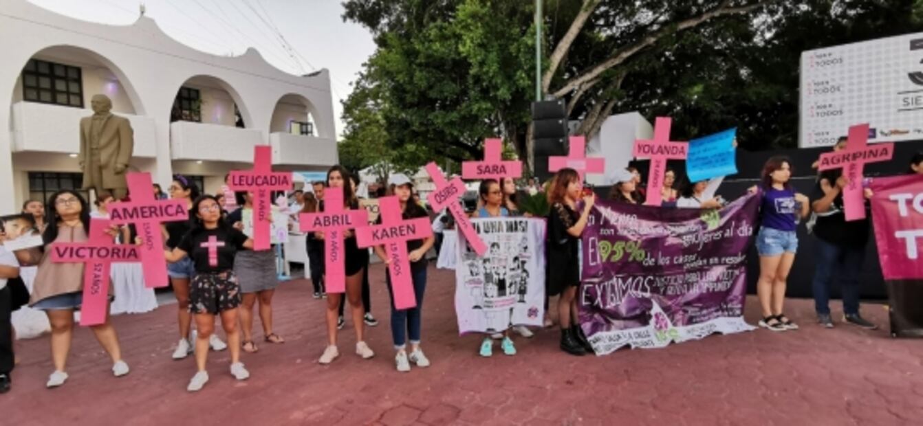 Protestan en Cancún por creciente violencia contra las mujeres