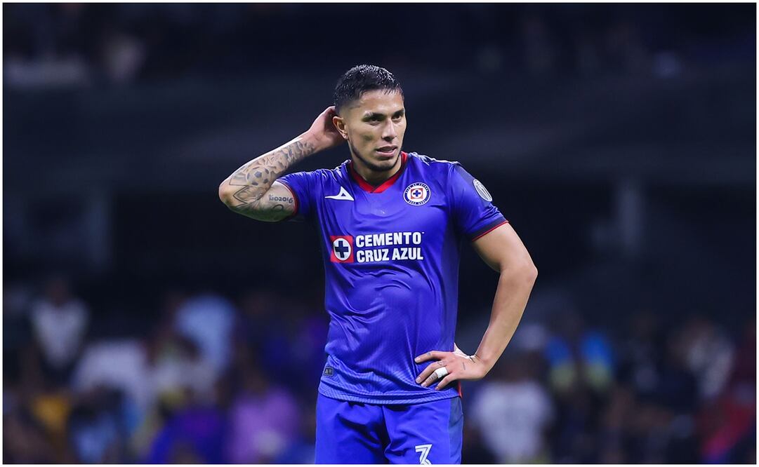 Carlos Salcedo lamentándose con Cruz Azul / FOTO: Imago7