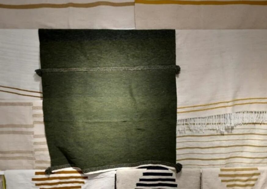 En Túnez, fabrican alfombras tipo "patchwork" con ropa reciclada 