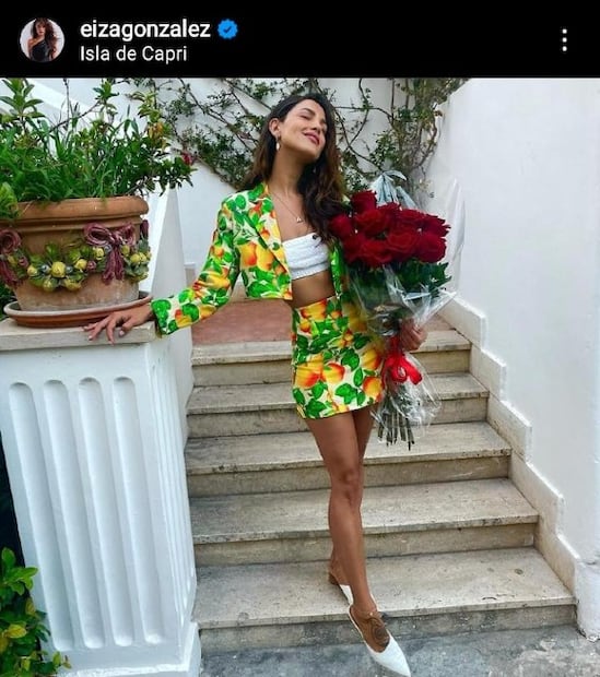 Inspírate en Eiza González para lucir el calzado favorito de la temporada