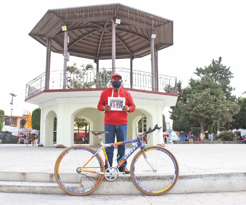 Don Juan Vázquez forma parte de una peregrinación ciclista que se hace todos lo s años desde Amozoc, Puebla, hasta la Basílica de Guadalupe. OMAR CONTRERAS. EL UNIVERSAL