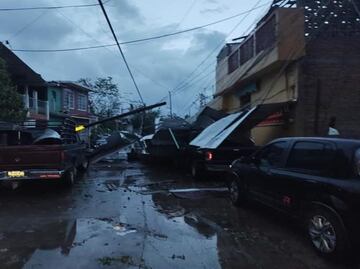 Comunidades incomunicadas, árboles y viviendas derrumbadas, los efectos de "Grace" en Veracruz