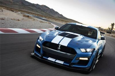 4 Ford Mustang Shelby son robados de la planta en un atraco estilo Hollywood