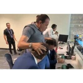 Ricardo La Volpe confesó que Cuauhtémoc Blanco pidió perdón por polémico festejo en la final; "Llamó por teléfono y se disculpó" reveló