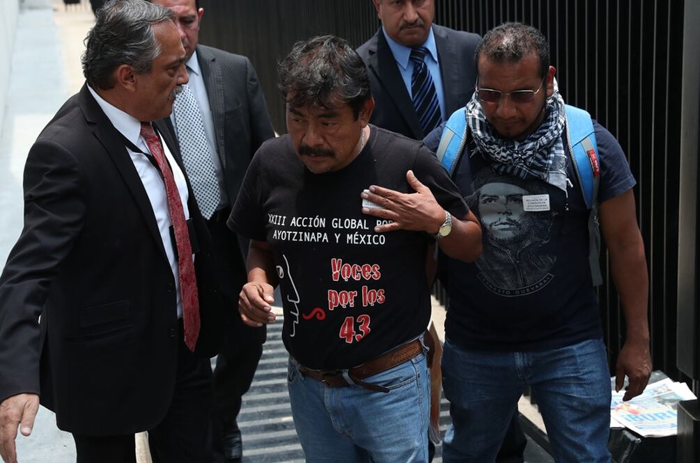 Los padres acusaron que la PGR simula avances en la investigación pues a más de treinta meses no se tienen resultados. Foto: Ariel Ojeda/El Universal
