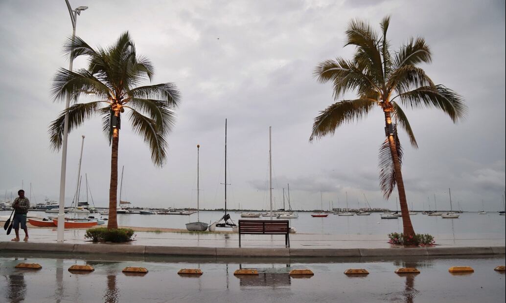 El paso del huracán Lorena por La Paz, Baja California Sur, provocó lluvias torrenciales causando afectaciones; continúa su desplazamiento por el Pacífico mexicano, el 3 de septiembre de 2025. Foto: Cuartoscuro.com
