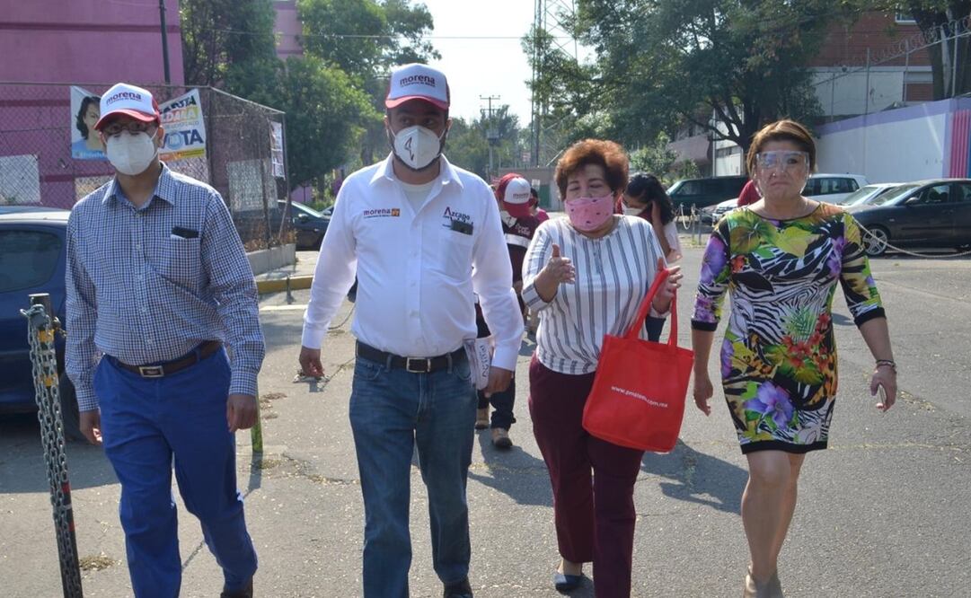 Vidal Llerenas se comprometió a que este plan de recuperación contemplará trabajos de pintura, obra hidráulica, herrería, limpieza de cisternas y tinacos. Foto: Especial