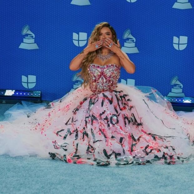 La peor vestida de la semana es Karol G y su look de quinceañera