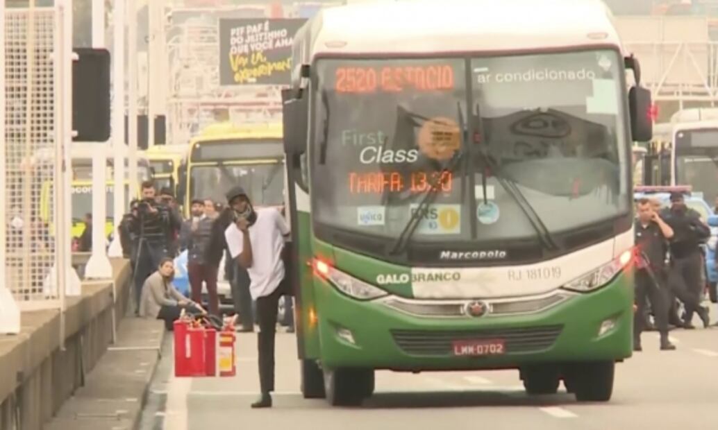 El hombre que secuestró un autobús de Brasil con una pistola de juguete
