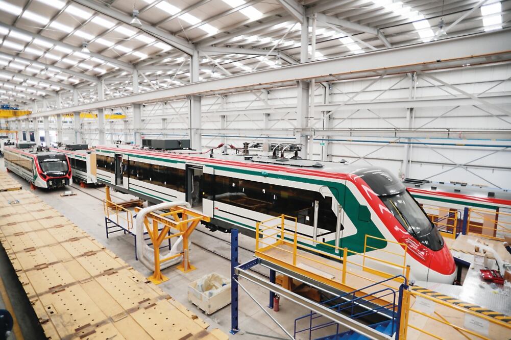 En la planta de Huehuetoca, el consorcio español CAF ensambla los vagones del Tren México-Toluca. Cada ferrocarril tiene nueve vagones. (FOTOS: IVÁN STEPHENS. EL UNIVERSAL)