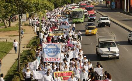 Nurses and doctors protest in Tabasco