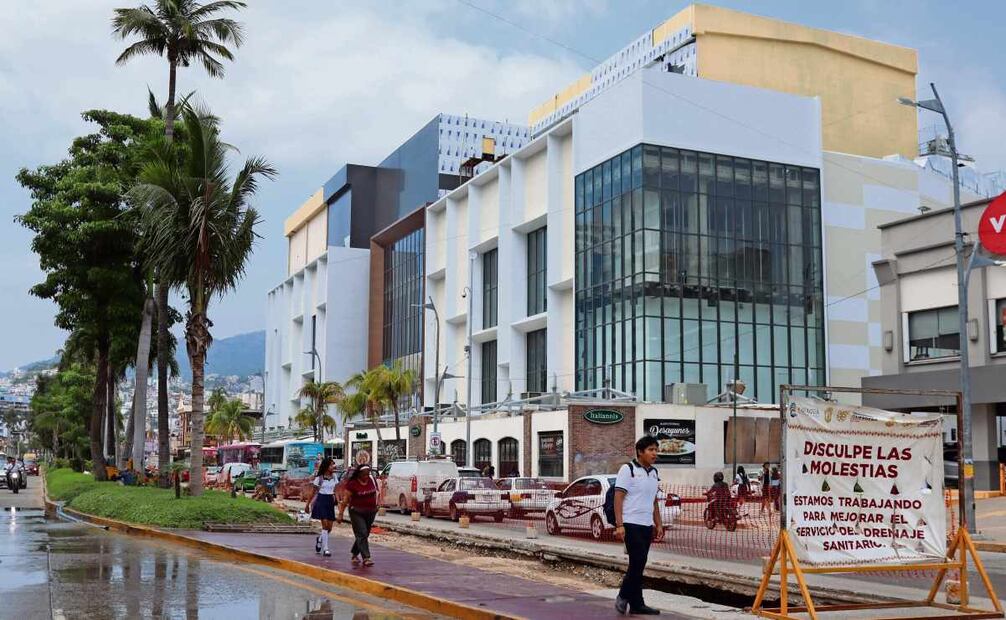 La infraestructura de la ciudad sigue en obra tras los fenómenos climáticos. Falla el servicio de agua, la recolección de basura y el transporte. Foto: Arturo de Dios Palma / EL UNIVERSAL