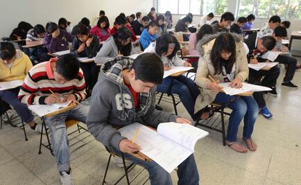 Estudiantes presentan examen de ingreso a Educación Media Superior