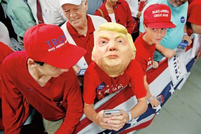 Gasta Hillary más que Trump en campaña