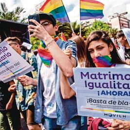 Marchan por matrimonio igualitario en Chile 
