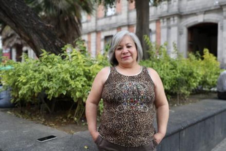 Mujeres que hacen bailar la calle