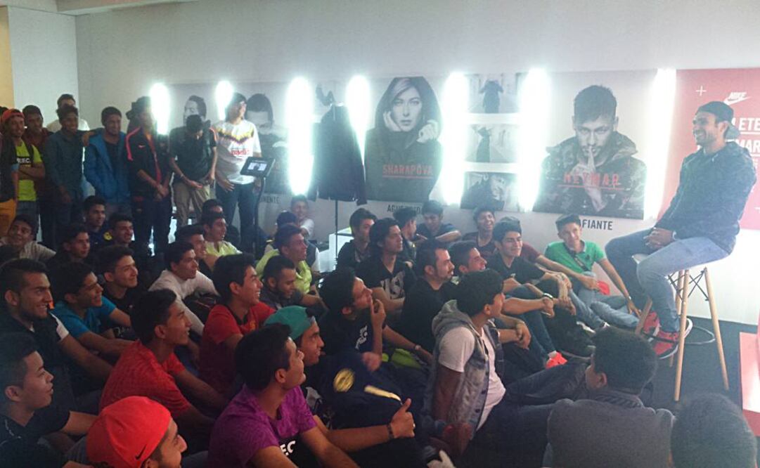 Alejandro Castro relata sus experiencias con jóvenes futbolistas. Christian Mendoza