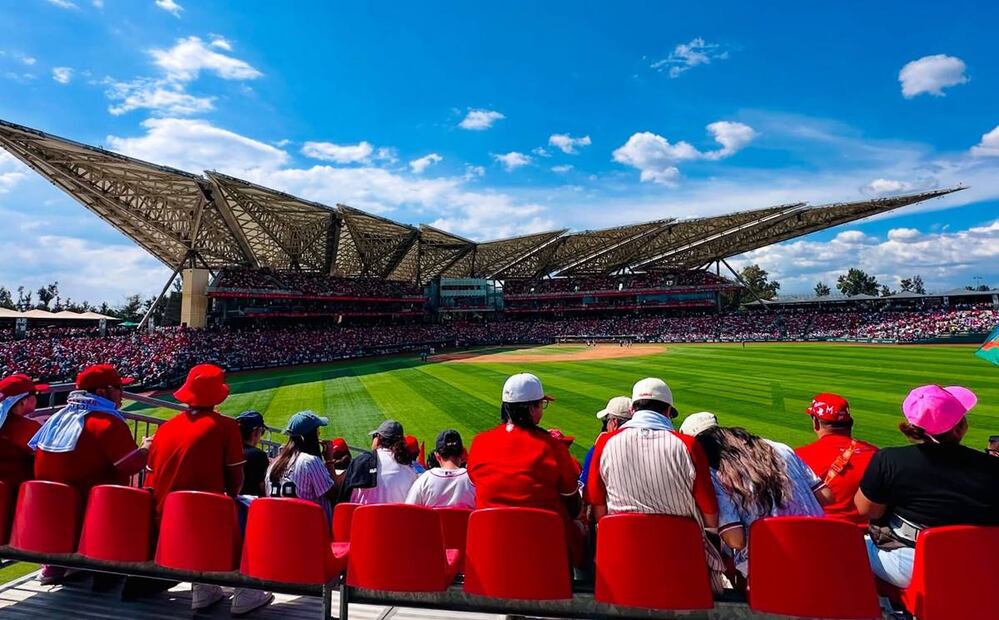 Lleva dinero e invítale a papá un buen tarro de cerveza. Foto: Estadio Alfredo Harp Helú