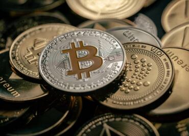 Bitcoin se acerca a los 100 mil dólares en medio del repunte postelectoral; extiende racha de máximos históricos tras triunfo de Trump