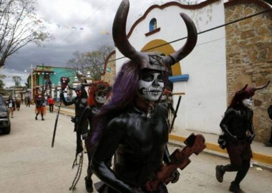 "Diablos" andan sueltos en Carnaval de Oaxaca