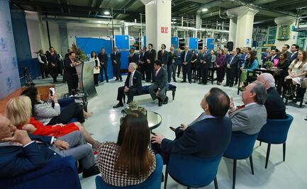 Ealy Ortiz festeja entre colaboradores 55 años al frente de EL UNIVERSAL; llama a ejercer la libertad de expresión