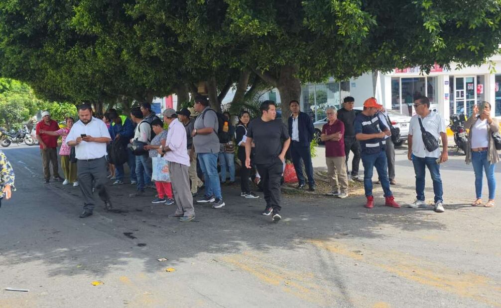 Personas luego del choque vial (12/11/2025). Foto: Especial