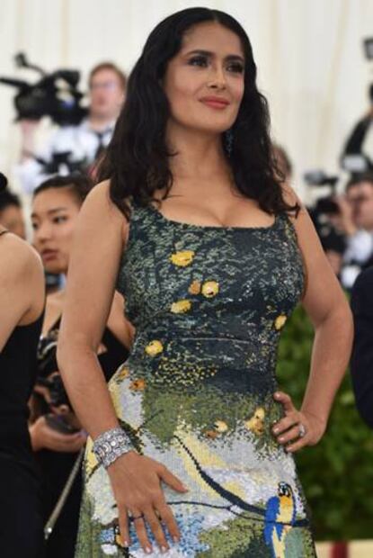 Salma Hayek y el vestido con el que sorprendió en la Gala del Met