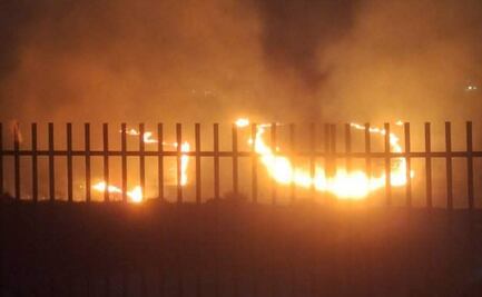 Reportan incendio en Fraccionamiento Rancho San Juan, en Almoloya de Juárez; fuego no ha sido controlado