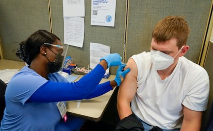 Nueva York ordena vacunación antiCovid obligatoria a empleados del sector salud