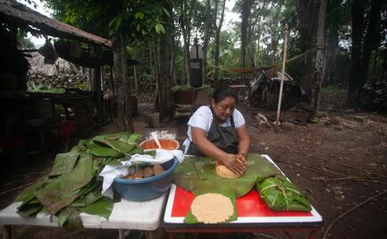 ¿Qué es el mucbipollo, el platillo yucateco para Día de Muertos?