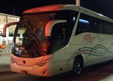 Detienen a 2 personas por transportar a 46 migrantes guatemaltecos en Sonora