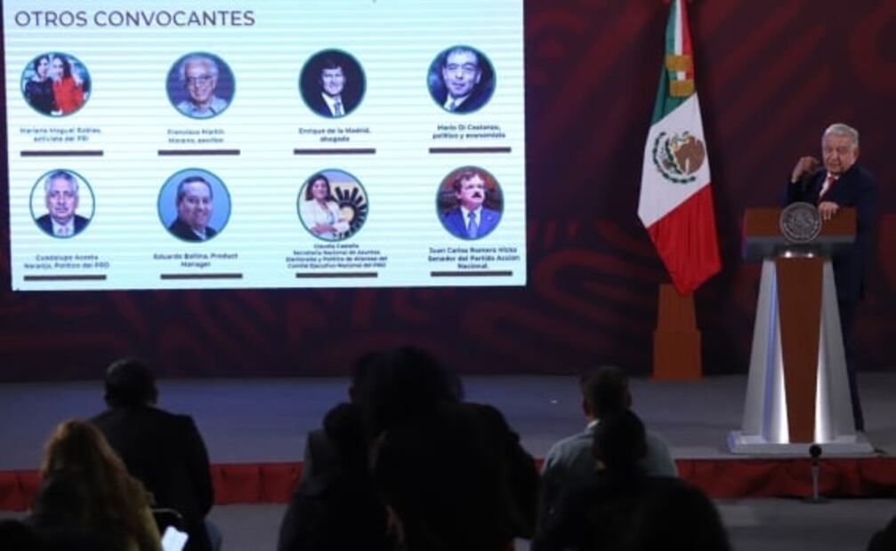 AMLO pasa 7 listas y arremete contra más de 50 asistentes a marcha del INE… y confunde a Labastida con Madrazo