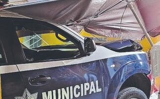 Se impacta patrulla contra vivienda en Teyahualco
