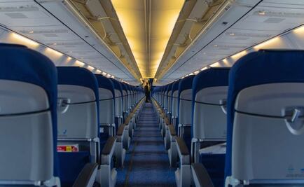 ¿Los espacios entre asientos son un riesgo ante una emergencia aérea?