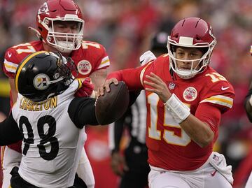 Los Chiefs vencen a Steelers y se coronan en el Oeste de la AFC