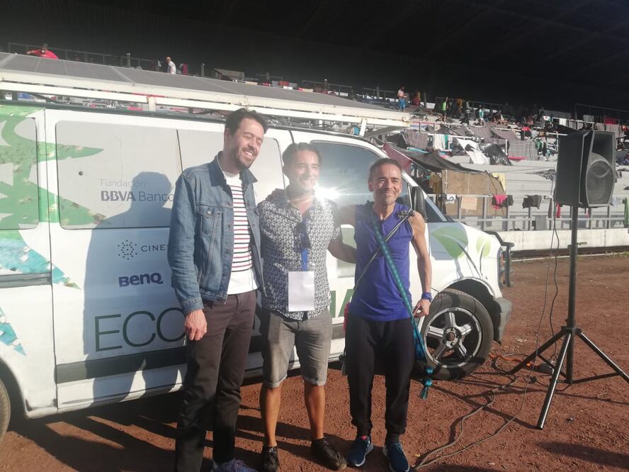 Los cantantes Rubén Albarrán y Emmanuel del Real en su visita