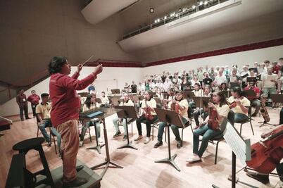 Juntos, coro francés y niños de Oaxaca