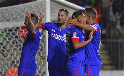 Cruz Azul vence a Morelia y asegura el liderato
