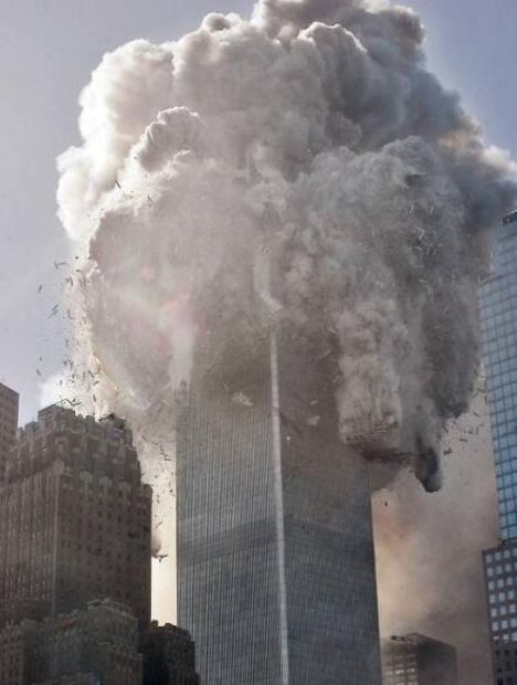 ¿Quién era el hombre que caía al vacío desde las Torres Gemelas?