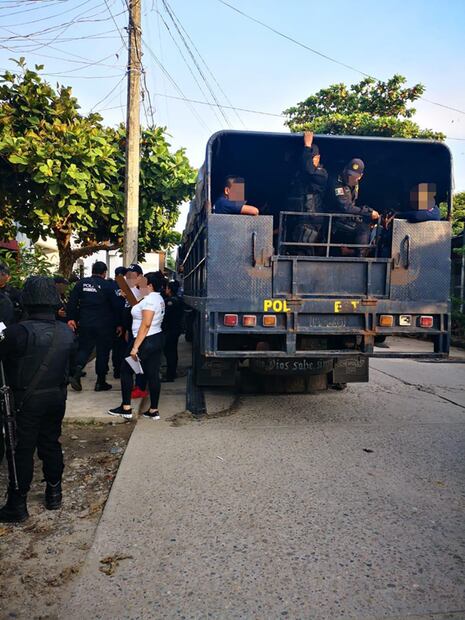 Detienen a director de Seguridad Pública, a Comandante y a 100 policías en Chiapas