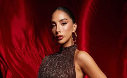 El outfit cozy de María Chacón con chamarra de mezclilla oversize