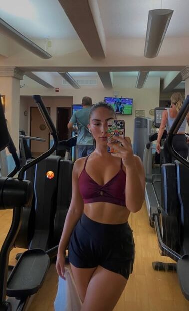 María Chacón enciende Instagram con el escote de su mini bikini