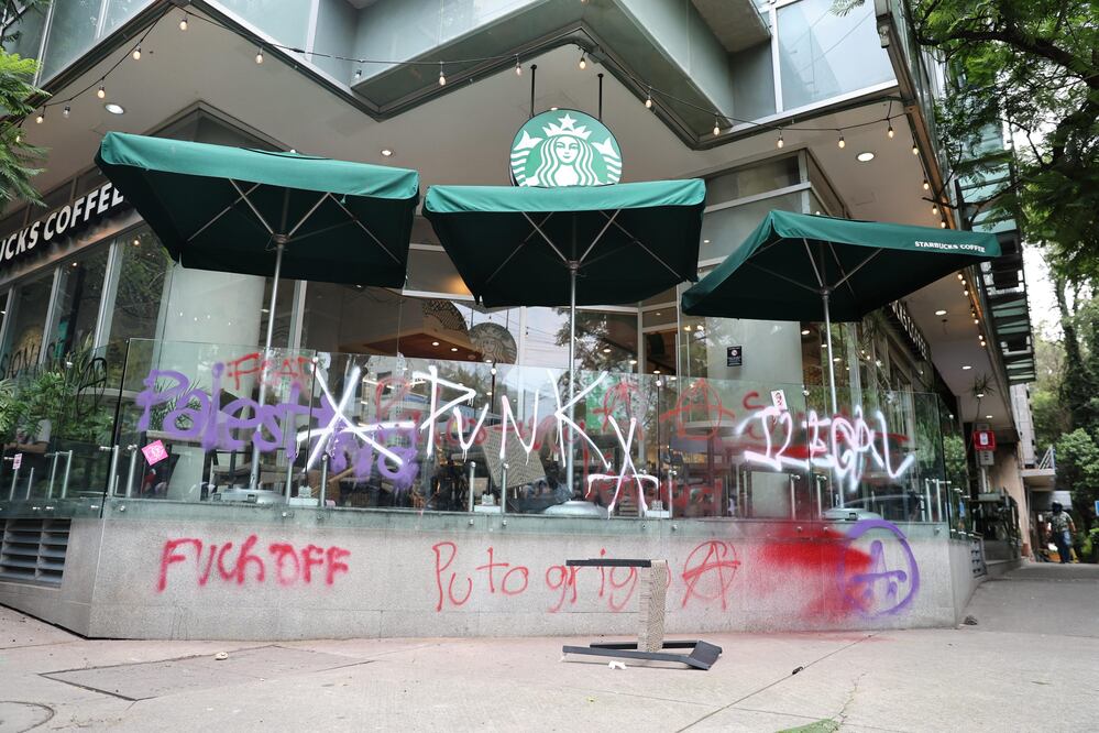 En la marcha el 4 de julio contra la gentrificación 14 comercios resultaron afectados, de acuerdo con empresarios. (Foto: Fernanda Zamora/ EL UNIVERSAL)
