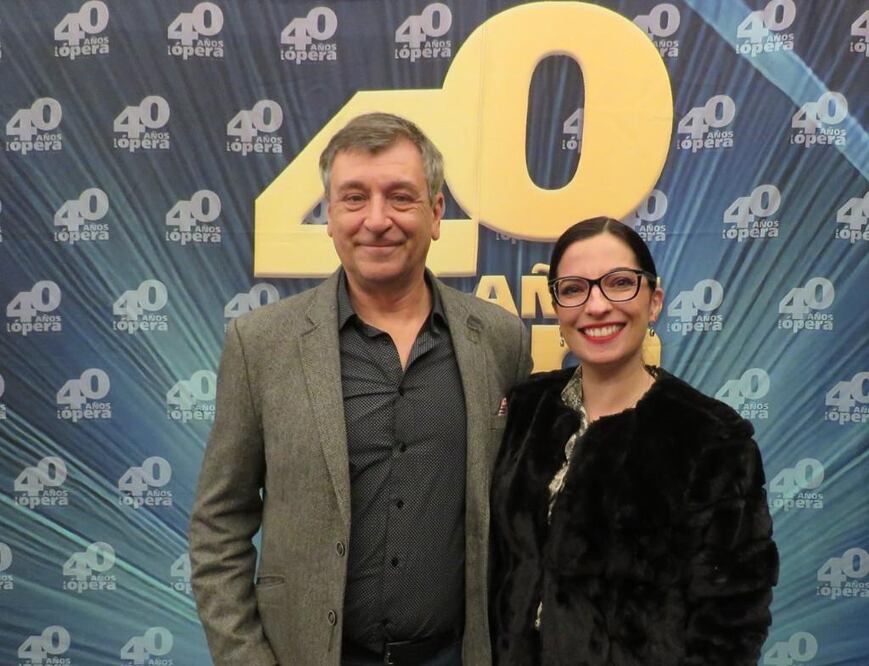 Marcelo Lombardero, director artístico de la CNO, y Lilia Maldonado, la subdirectora artística, asistieron a la celebración del 40 aniversario de Pro Ópera A.C. Crédito: Facebook de Pro Ópera AC