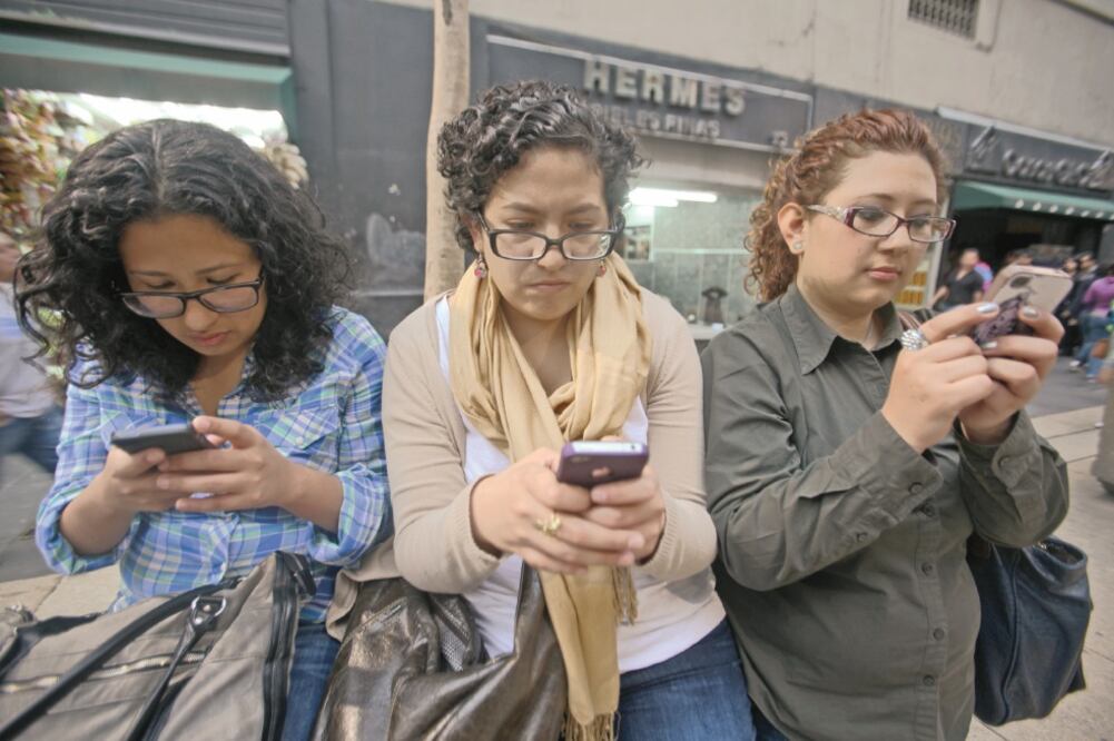 La Asociación de Internet.MX indica que en 2016 había 45 millones de usuarios de banca en línea en México (ARCHIVO EL UNIVERSAL)