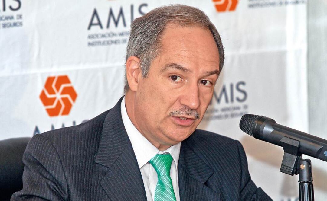 De acuerdo con el director general de la AMIS, Recaredo Arias, la piratería informática ya es el segundo delito global