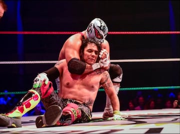 Sin fecha de regreso, los restos del luchador Silver King