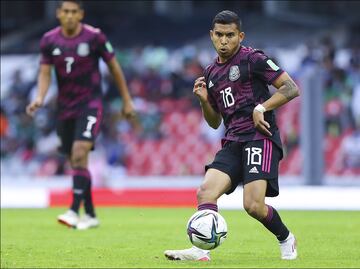 Las Chivas buscan repatriar a Orbelín Pineda